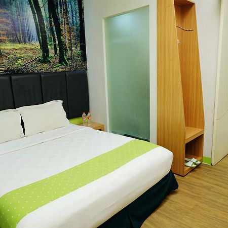 Arbor Biz Hotel Makassar Dış mekan fotoğraf