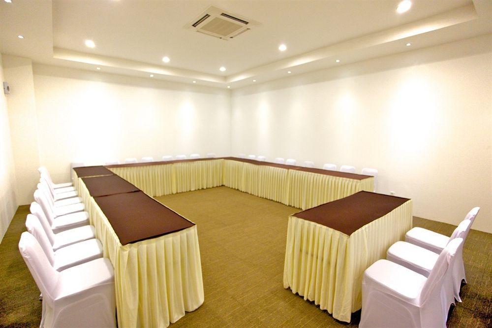 Arbor Biz Hotel Makassar Dış mekan fotoğraf