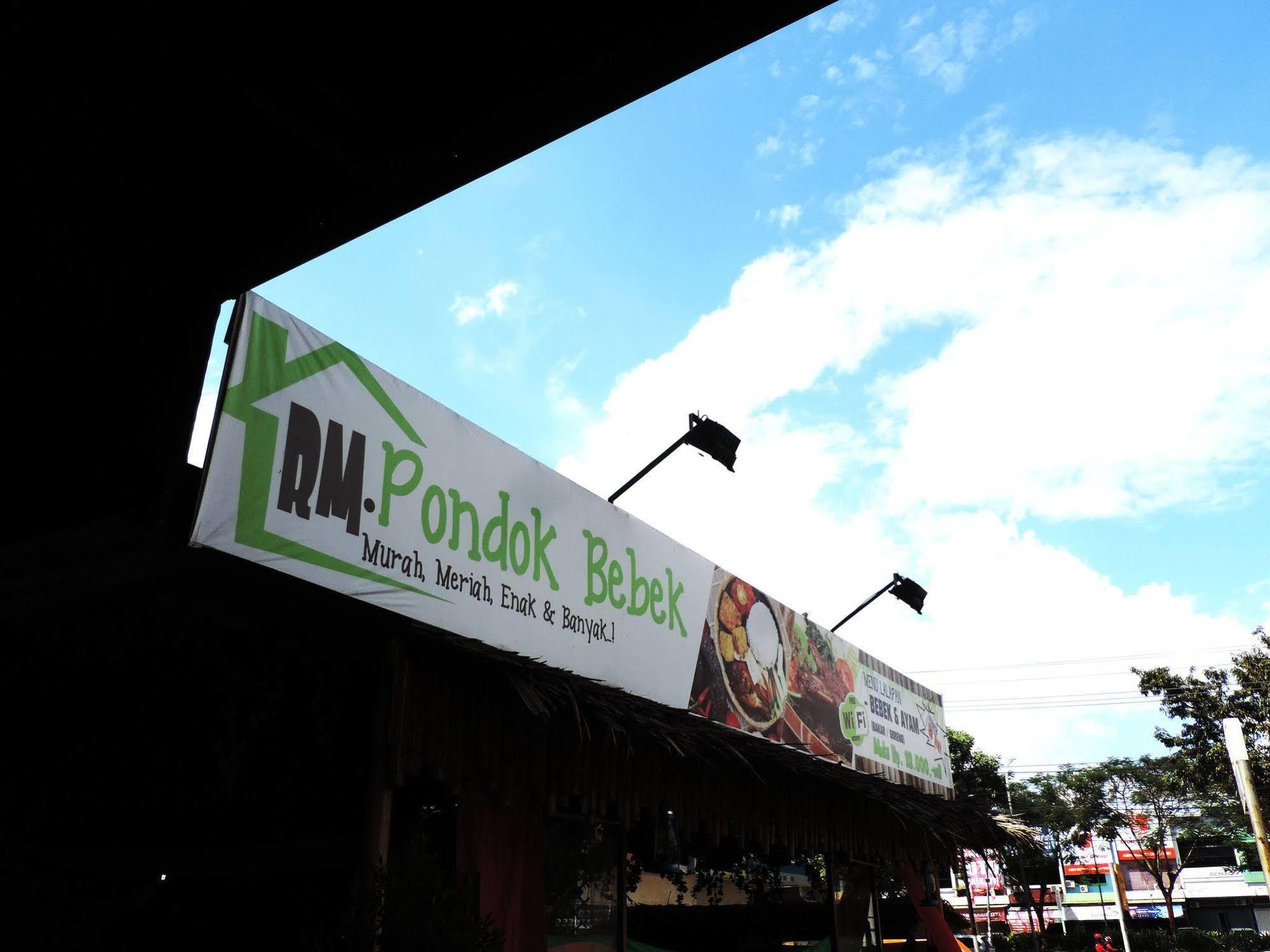 Arbor Biz Hotel Makassar Dış mekan fotoğraf